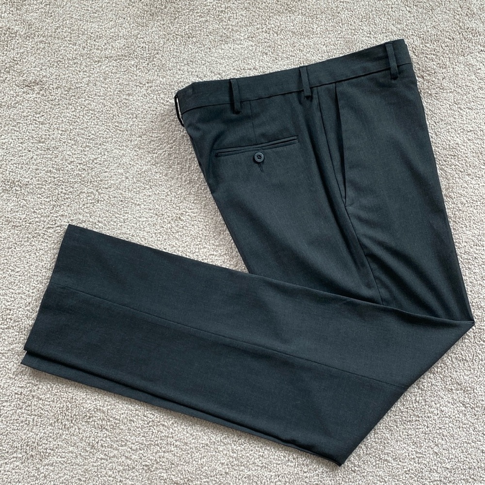 Kenneth Cole reaction dark grey Mens dress pants 34”x 32” in excellent condition
